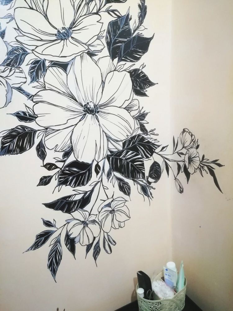 Рисуем цветы на стене (66 фото)