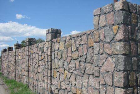 Забор из бутового камня